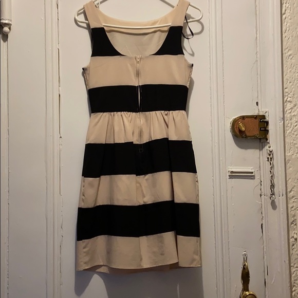 Dress - Picture 4 of 5